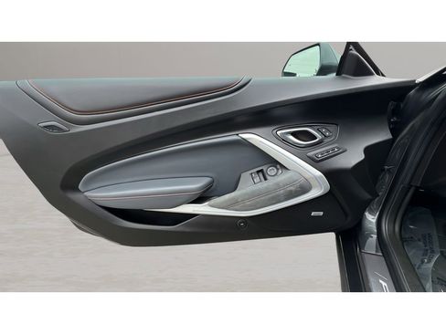 Used 2017 Chevrolet Camaro LT RWD image 26