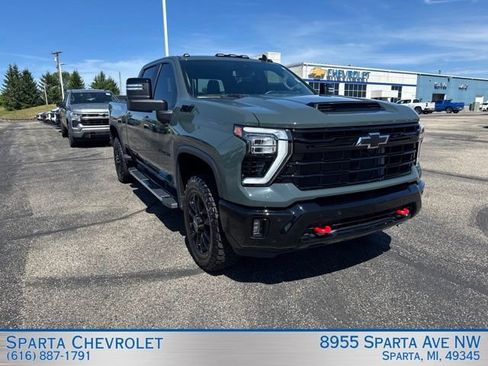Used 2025 Chevrolet Silverado 2500 LT w/ Trail Boss Package AWD/4WD image 1