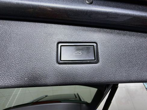 Used 2019 Volkswagen Tiguan SE FWD image 43