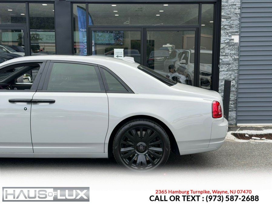 Used 2018 Rolls-Royce Ghost RWD image 18