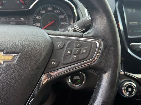 Used 2017 Chevrolet Cruze Premier image 16