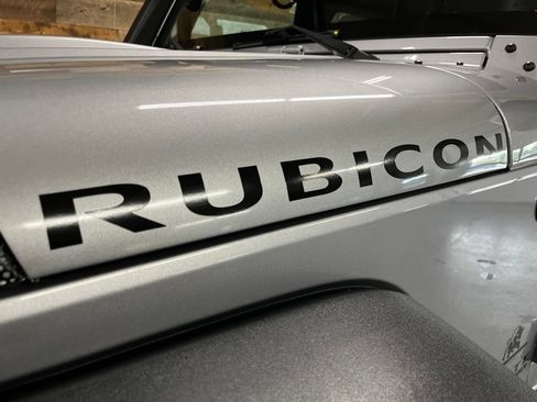 Used 2014 Jeep Wrangler Unlimited Rubicon w/ Connectivity Group AWD/4WD image 10