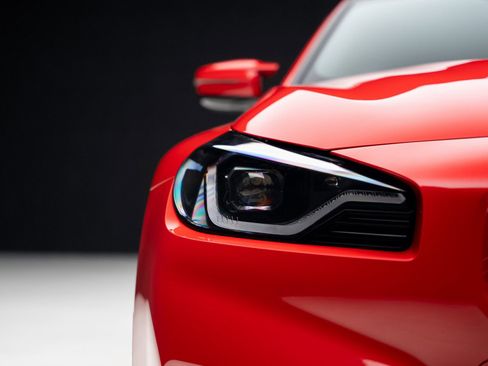 Used 2024 BMW M2 w/ Lighting Package image 8