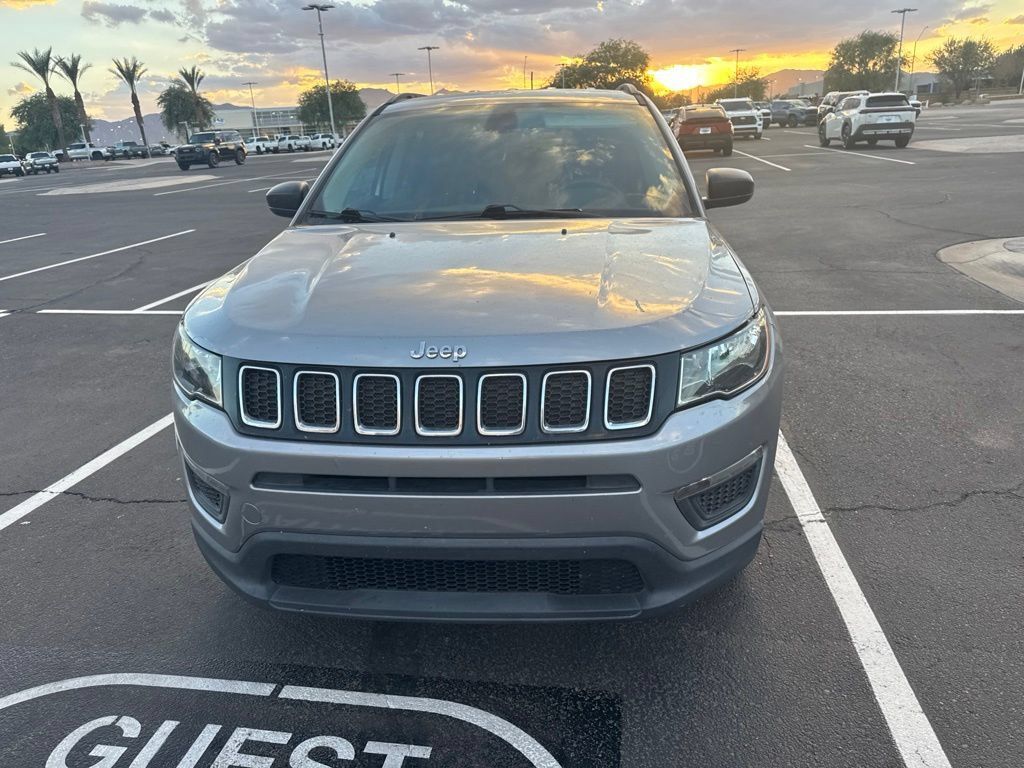 Used 2018 Jeep Compass Sport w/ Tech Group AWD/4WD image 2
