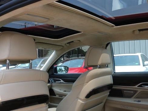 Used 2016 BMW 740i RWD image 21