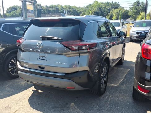 Used 2021 Nissan Rogue SV w/ Premium Package AWD/4WD image 4