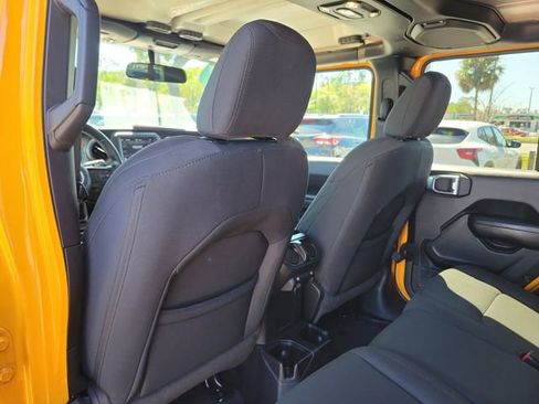 Used 2021 Jeep Gladiator Sport image 14