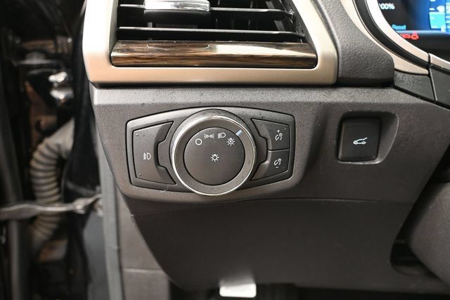 Used 2016 Ford Fusion SE w/ Equipment Group 202A FWD image 26