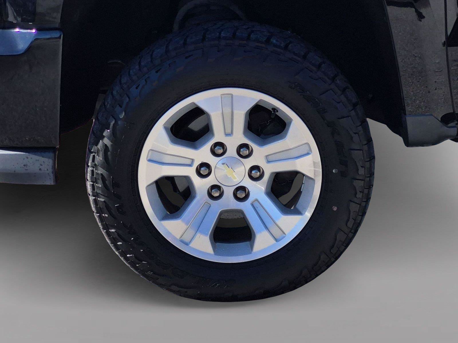 Used 2017 Chevrolet Silverado 1500 LT AWD/4WD image 31