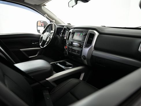 Used 2019 Nissan Titan PRO-4X image 57
