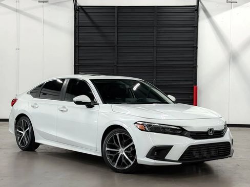 Used 2023 Honda Civic Touring image 5