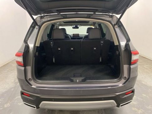 Certified 2025 Honda Pilot Touring image 30