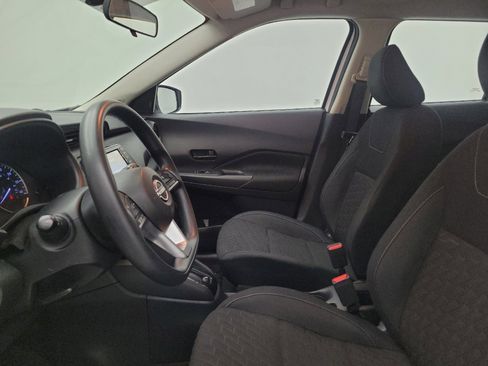 Used 2022 Nissan Kicks S FWD image 17