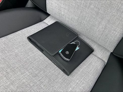 New 2026 Volkswagen ID.4 Pro image 11