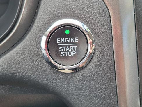 Used 2018 Ford Fusion SE w/ Fusion SE Technology Package image 16