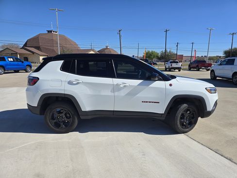 Used 2023 Jeep Compass Trailhawk image 2