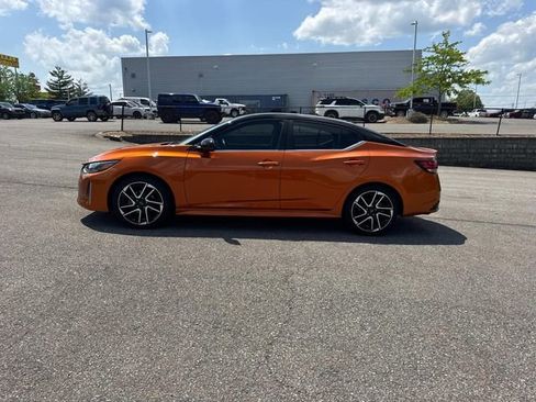 Certified 2025 Nissan Sentra SR w/ SR Premium Package FWD image 7
