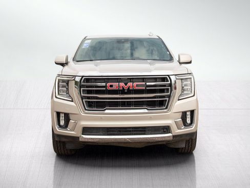 Used 2023 GMC Yukon XL SLT w/ SLT Premium Package AWD/4WD image 8