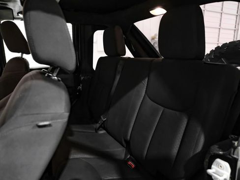 Used 2013 Jeep Wrangler Unlimited Sport image 15