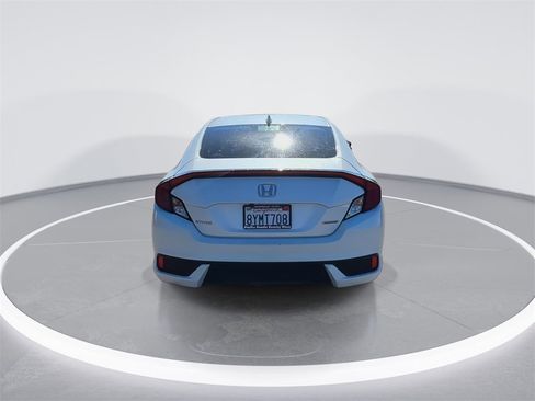 Used 2019 Honda Civic Touring image 11