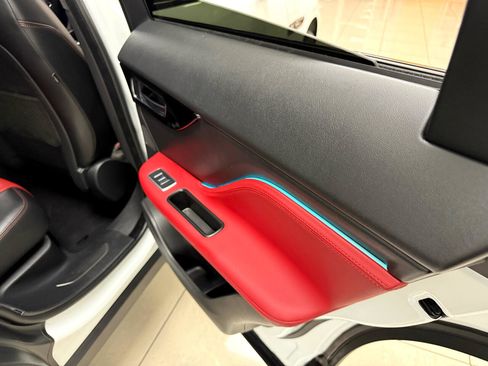 Used 2019 Jaguar F-PACE R-Sport image 22