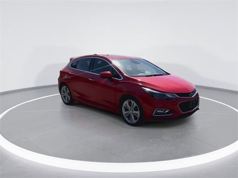 Used 2017 Chevrolet Cruze Premier image 2
