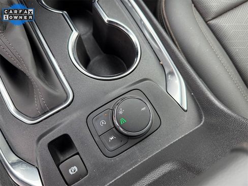 Used 2023 Chevrolet Traverse High Country image 24