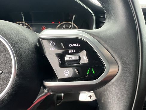 Certified 2025 Jaguar F-PACE R-Dynamic S image 22