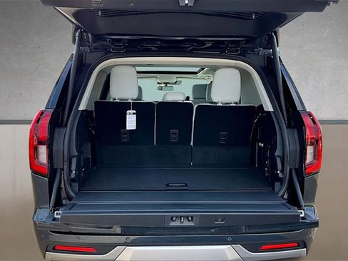 New 2025 Ford Expedition Platinum w/ Platinum Ultimate Package image 4