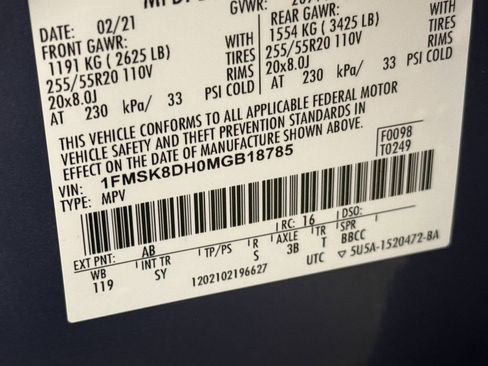 Used 2021 Ford Explorer XLT w/ Equipment Group 202A AWD/4WD image 50