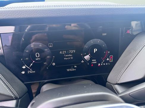 Used 2025 GMC Yukon Denali image 23