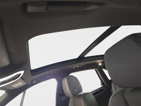 Used 2018 Porsche Macan S image 33