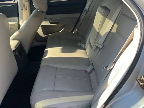 Used 2006 Chrysler 300 Touring w/ Sound Group RWD image 19
