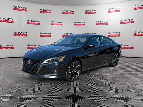 Used 2024 Nissan Altima 2.5 SR FWD image 1