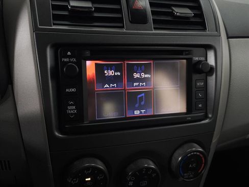 Used 2013 Toyota Corolla LE image 22