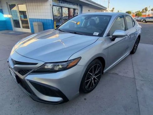 Used 2023 Toyota Camry SE w/ Protection Package (Q2) (TMS) FWD image 4