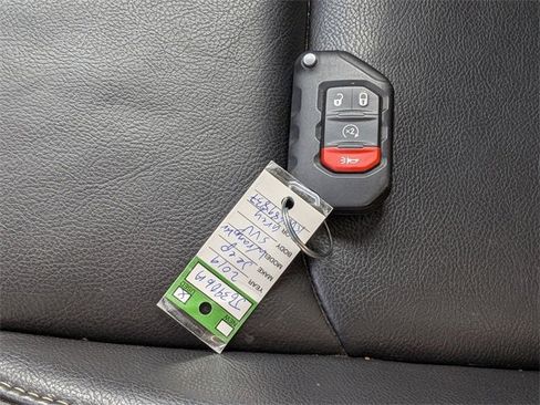 Used 2019 Jeep Wrangler Unlimited Sahara w/ Cold Weather Group image 15