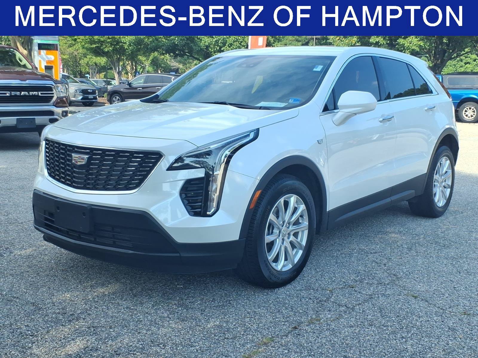 Used 2023 Cadillac XT4 Luxury w/ Cold Weather Package AWD/4WD image 1