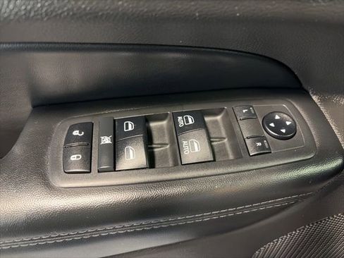 Used 2019 Jeep Grand Cherokee Limited image 15