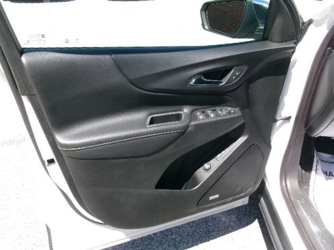 Used 2018 Chevrolet Equinox Premier image 22
