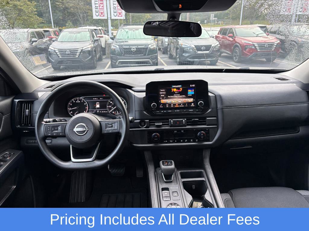 Used 2025 Nissan Pathfinder S AWD/4WD image 9