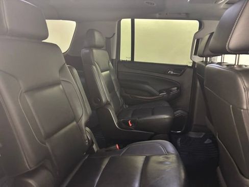 Used 2019 GMC Yukon XL SLT w/ Graphite Performance Edition RWD image 16