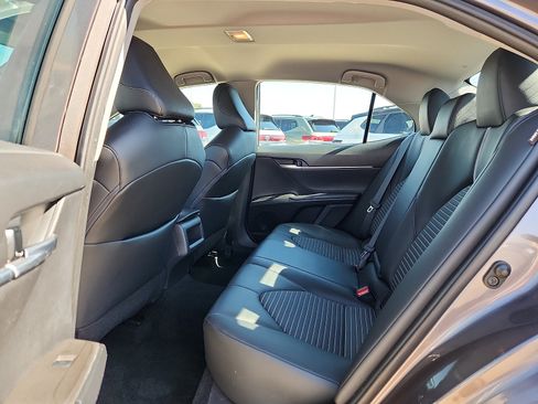 Used 2023 Toyota Camry SE FWD image 12