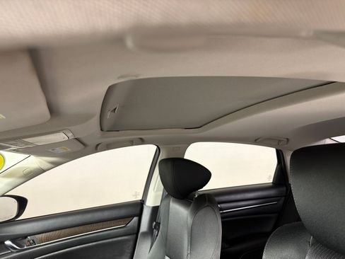 Used 2019 Honda Accord EX image 13