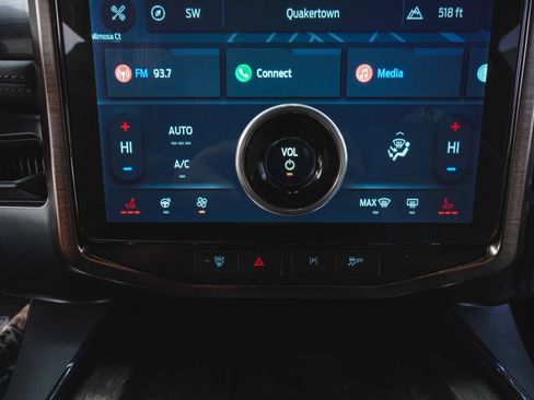 Used 2022 Ford F150 Lightning Lariat image 21