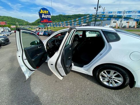 Used 2016 Kia Optima LX w/ LX Convenience Package FWD image 13