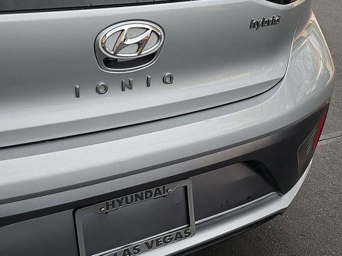 Used 2020 Hyundai Ioniq SEL FWD image 11