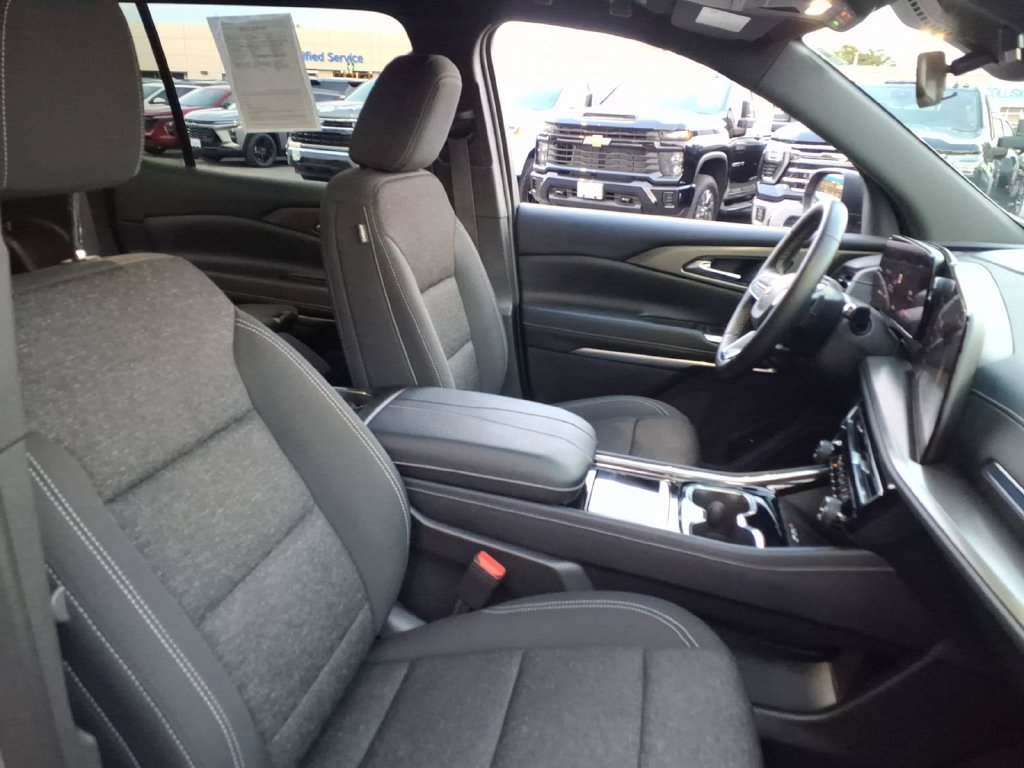 Used 2024 Chevrolet Traverse LT AWD/4WD image 19