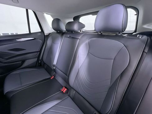 New 2025 Volkswagen Tiguan SE image 22