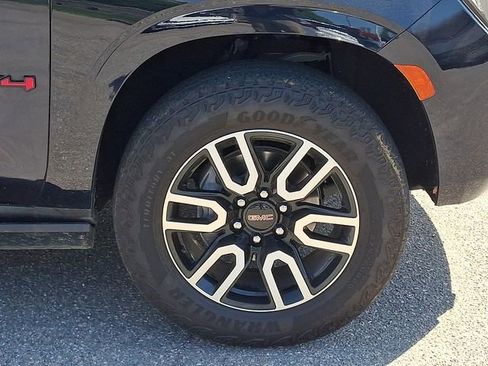 Used 2023 GMC Yukon AT4 w/ AT4 Premium Plus Package AWD/4WD image 30